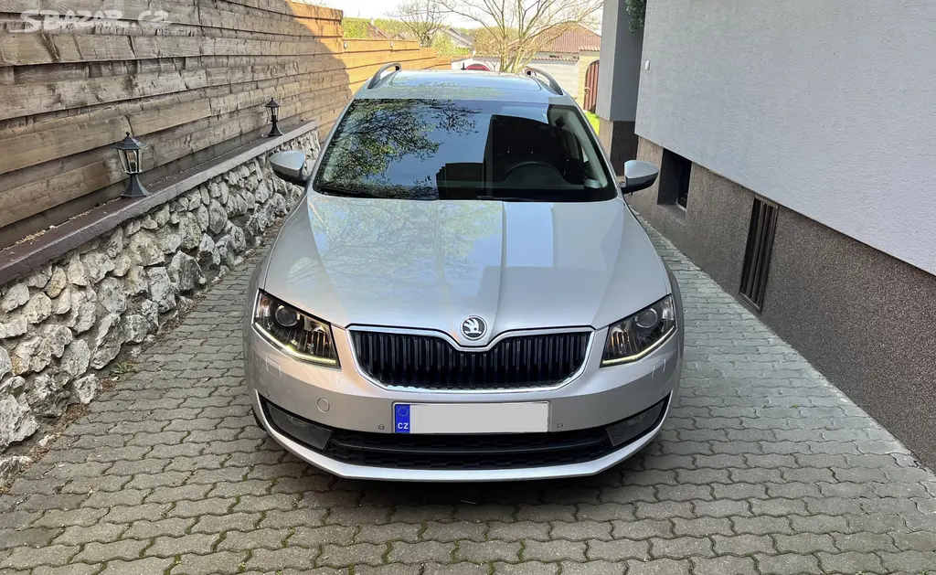 Škoda Octavia, 2.0 tdi 110kw, DSG, Panorama,2 sady